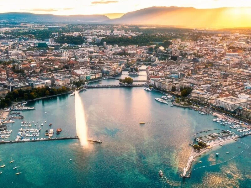 Traveler in Geneva looking for best tourist SIM card